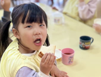 園内のこども達の写真