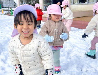 園内のこども達の写真