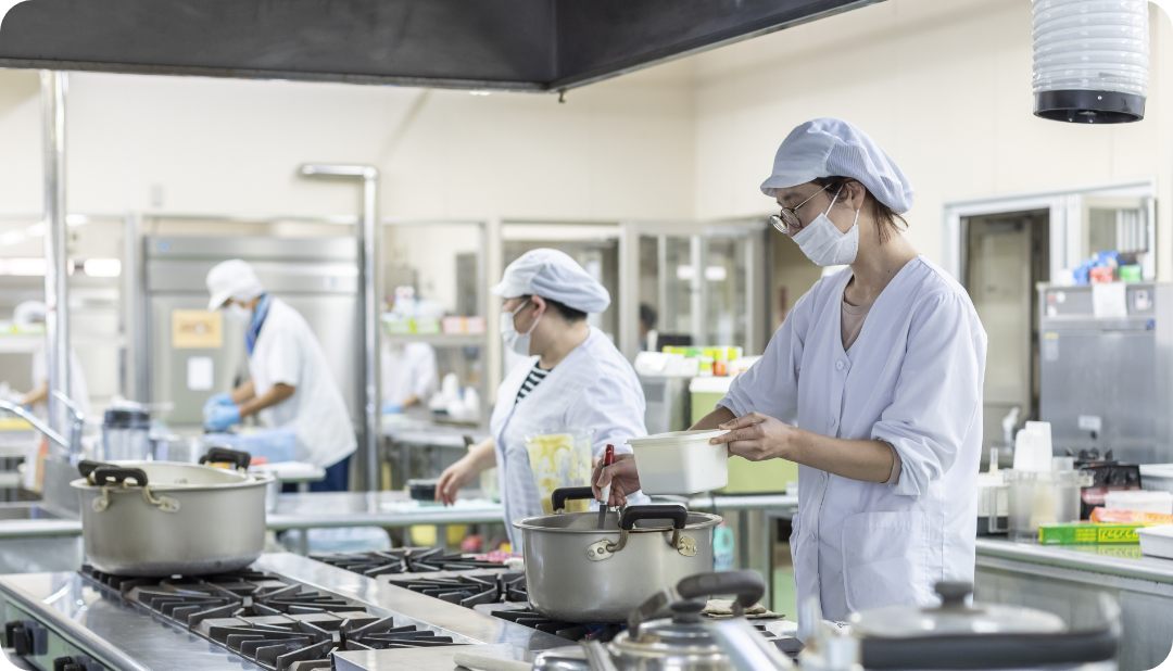 おいしさで、利用者様の幸せと笑顔を作り出す